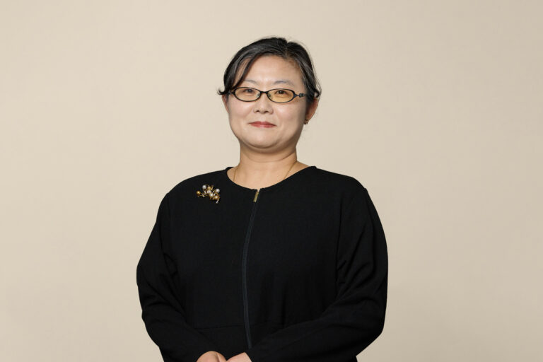 大塚 秀実　准教授